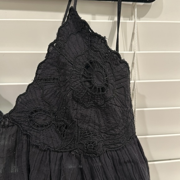 FREE PEOPLE ✨ Black Lace Boho Hippie Tank Top Distressed Bottom Size Small S - Picture 2 of 5
